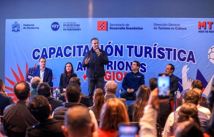 Capacita Monterrey a choferes y meseros rumbo al Mundial 2026
