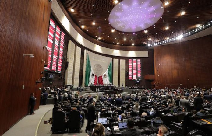 Morena impone mayoría en designación de consejeros del INE entre críticas de la oposición