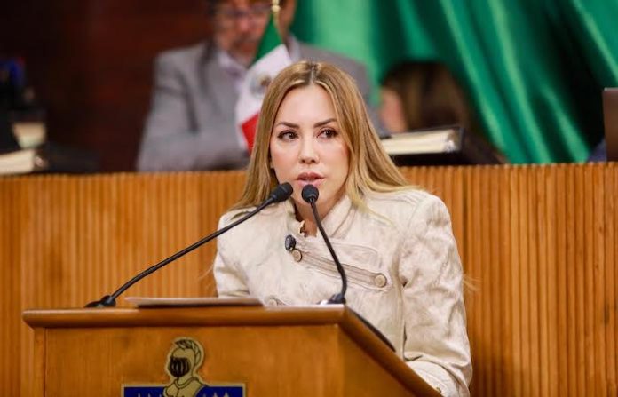 Propone Perla Villarreal arborizar escuelas públicas por ley en Nuevo León