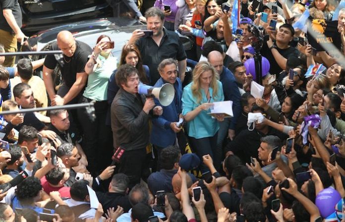 Milei sigue desinflándose: un 60% de los argentinos descarta apoyar su reelección, según encuesta