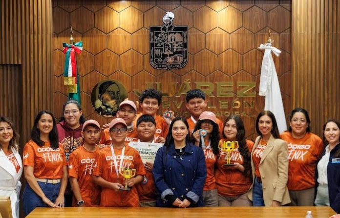 Mónica Oyervides respalda a jóvenes de Juárez rumbo a torneo internacional de robótica