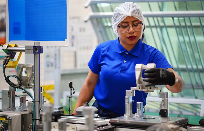 Nuevo León se afianza como potencia IMMEX pese a caída nacional del empleo