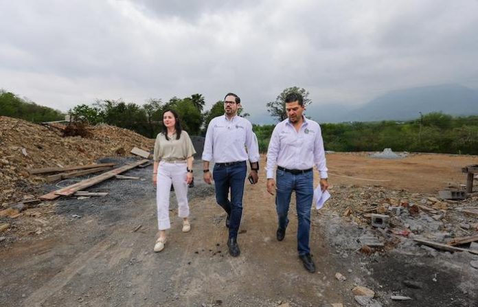 Supervisan avances del Centro DIF Los Cavazos en Santiago; obra registra progreso significativo