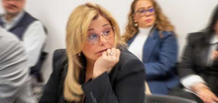 Gobernadora de Chihuahua Maru Campos podría enfrentar cárcel y juicio político por caso CIA, dice legislador de Morena