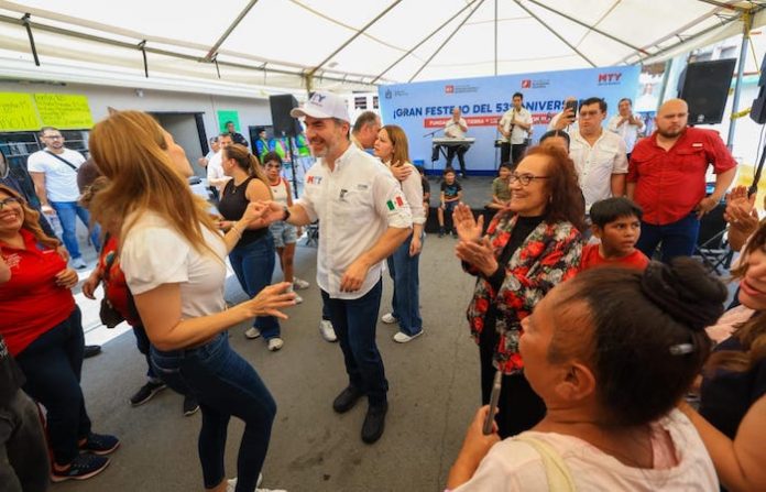 Monterrey lleva servicios y festejo a colonia Tierra y Libertad en su aniversario