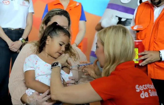 Arranca Semana Nacional de Vacunación con meta de más de 79 mil dosis en Nuevo León