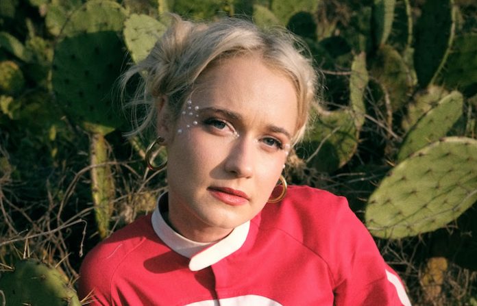 To Athena cierra etapa previa a su nuevo álbum con “Shut The Door” y refuerza conexión con México