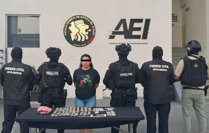 Detienen en Juárez a mujer señalada como generadora de violencia con drogas y dinero en efectivo