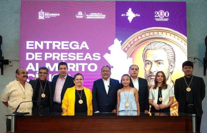 Escobedo reconoce a ciudadanos destacados con la Presea Capitán José de Treviño