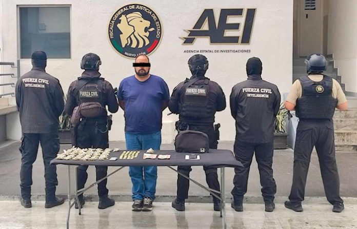 Detienen a hombre con droga tras persecución en Monterrey