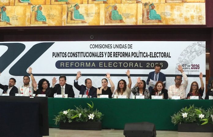 Video: Plan B avanza entre aplausos oficialistas y fuertes acusaciones de simulación y centralismo