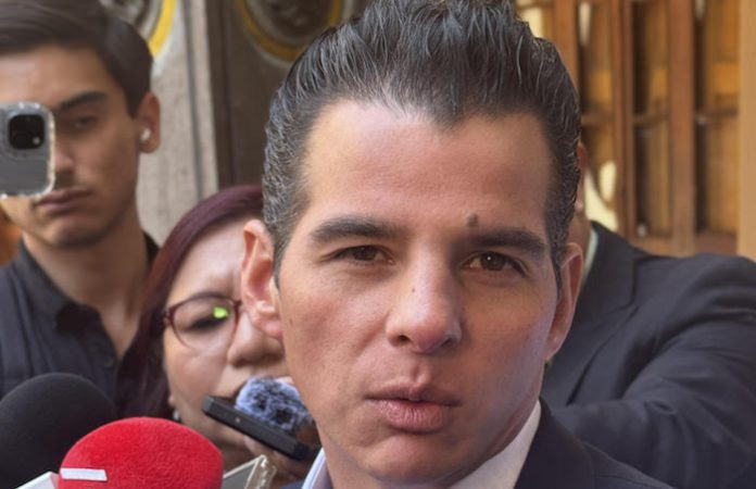 Presume Miguel Ángel Flores avances en salud y apuesta por ampliar cobertura médica