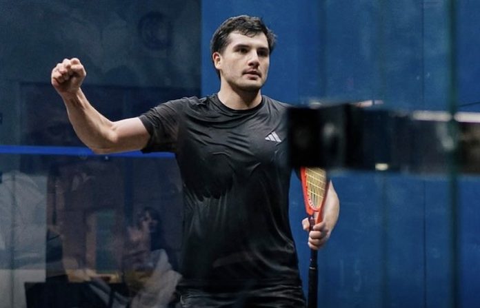 Leonel Cárdenas avanza a octavos de final en el Mundial de Squash