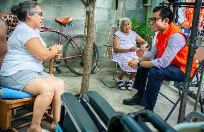 Félix Arratia supervisa centros comunitarios y avance de Macro Centro en la región citrícola