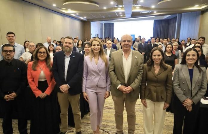 Capacitan a hoteles de Monterrey para detectar y prevenir trata infantil rumbo al Mundial