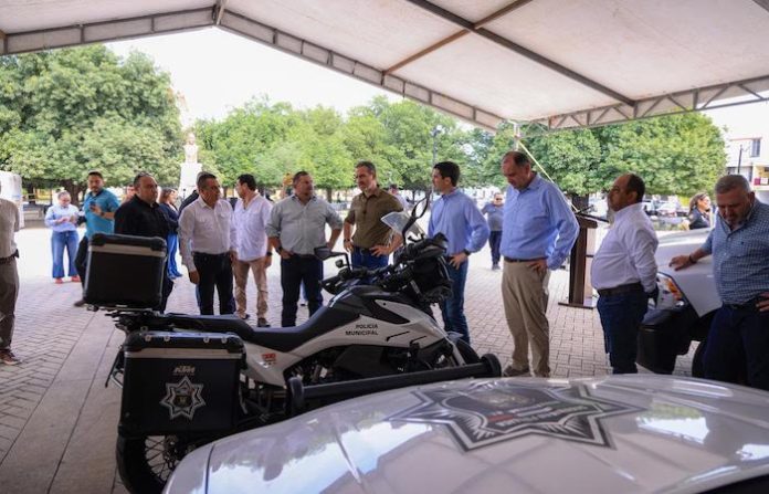 Monterrey dona 10 patrullas y motocicletas a municipios de la zona citrícola