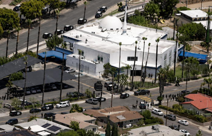 Hay cinco muertos por el tiroteo en el Centro Islámico de San Diego: tres civiles y dos sospechosos