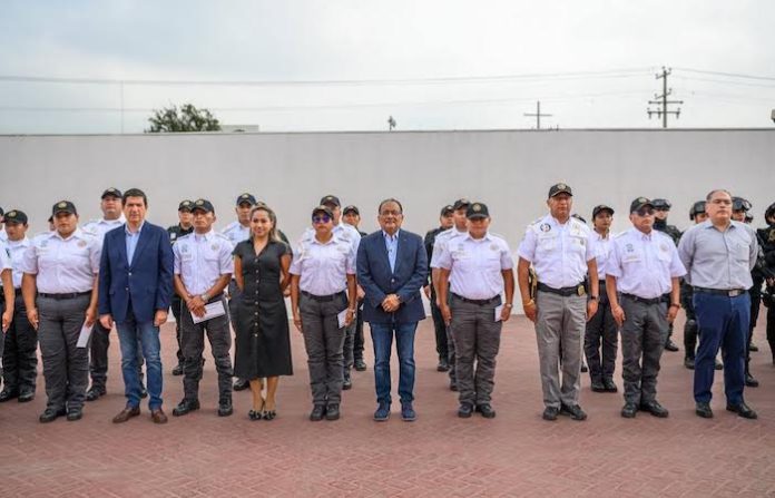 Escobedo presume policía “de clase mundial” y reconoce actos heroicos contra el crimen