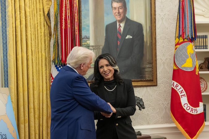 La directora de Inteligencia Nacional de EU anuncia su renuncia