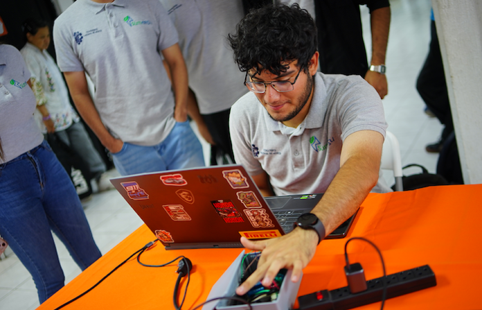 Mundial 2026 también se juega en los negocios: Nuevo León impulsa a jóvenes emprendedores