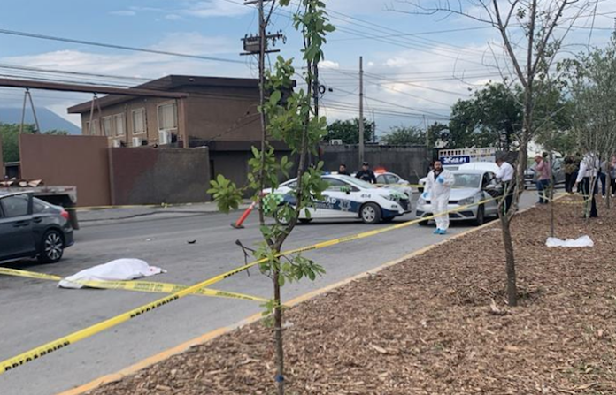 Muere conductor tras brutal choque contra muro en San Nicolás; acompañante sobrevive