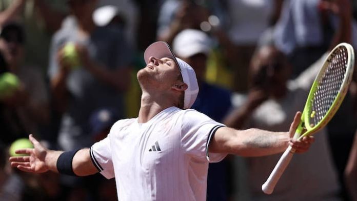 Davidovich Fokina se agarra a Roland Garros