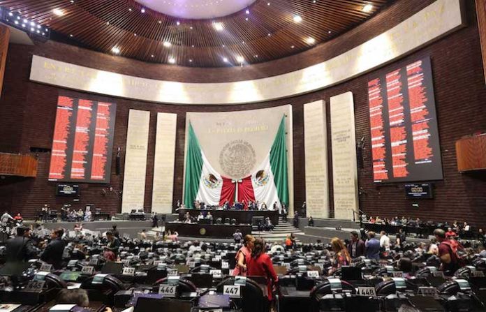 Diputados de Morena, PT y PVEM avalan ruta para posponer elección judicial hasta 2028 y sancionar intervención extranjera