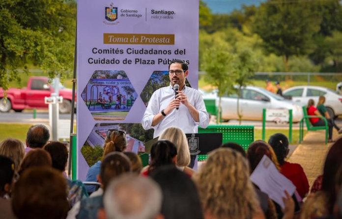 Santiago crea red ciudadana para vigilar y proteger plazas públicas