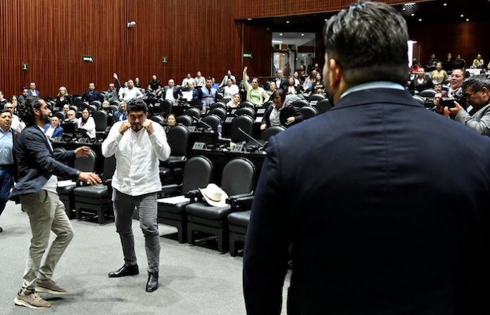 Video: Gritos, amenazas y empujones exhiben tensión política en San Lázaro y hasta solicitudes de exámenes antidoping para un morenista