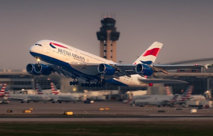 ‘Low cost’ al estilo británico: autorizan a las aerolíneas a combinar vuelos ante el temor a la escasez de combustible