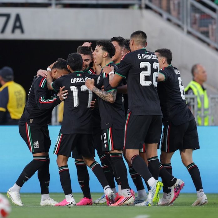 México gana, convence y desata la euforia de 78 mil aficionados en Pasadena