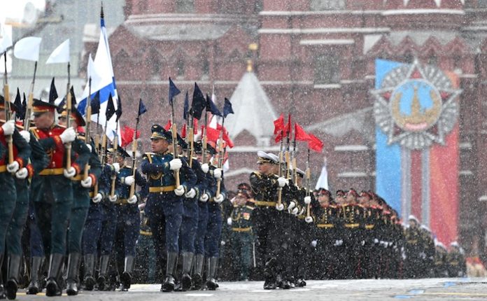 Rusia anuncia una tregua de dos días en Ucrania con motivo del Día de la Victoria
