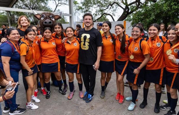 NL rompe récord: inauguran cancha 520 para impulsar deporte escolar rumbo al Mundial 2026