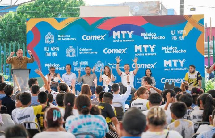 Gobierno de Monterrey y Comex rehabilitan 10 canchas para fortalecer el tejido social rumbo al Mundial 2026