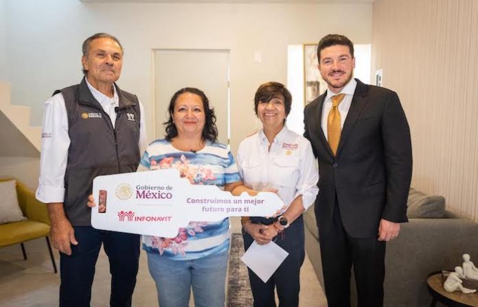 Entregan primeras viviendas del programa federal en Nuevo León; proyectan 77 mil casas