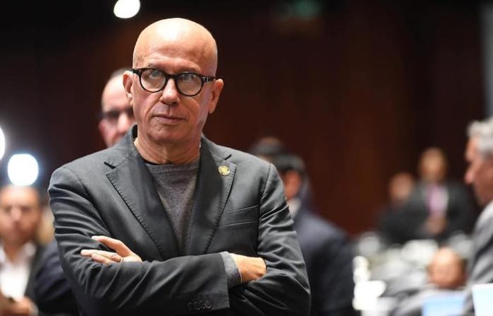 Diputado del PAN acusa sobreprecios, recortes y fallas en compra de medicamentos del sector salud