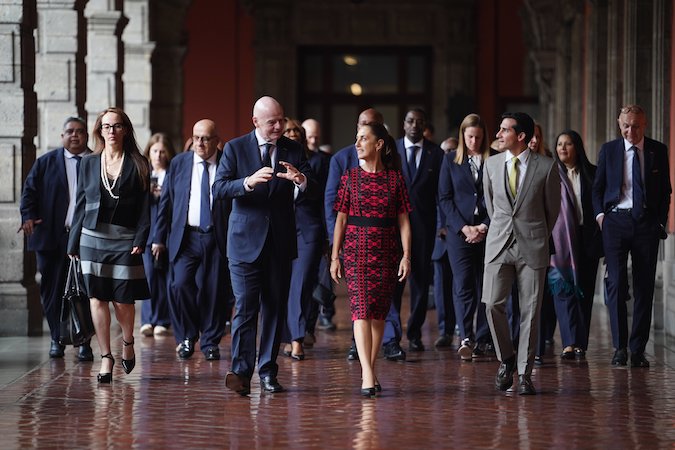 Sheinbaum recibe a Infantino en Palacio Nacional previo al Mundial 2026