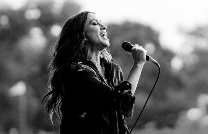 Alanis Morissette y Michael Bublé encabezan la inauguración canadiense del Mundial