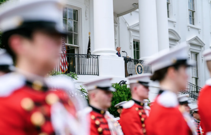Trump afirma que EU levantará las sanciones si Irán cumple con lo que se le exige