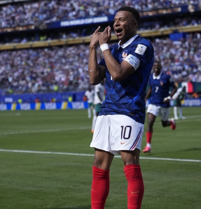Francia impone su jerarquía con un Mbappé descomunal