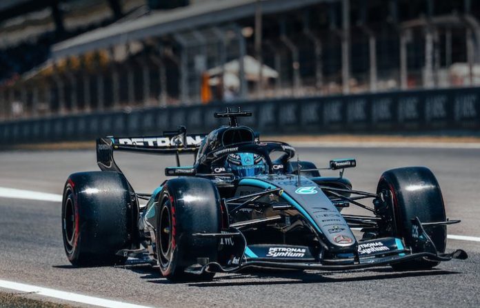 Mercedes impone condiciones; Russell lidera la parrilla