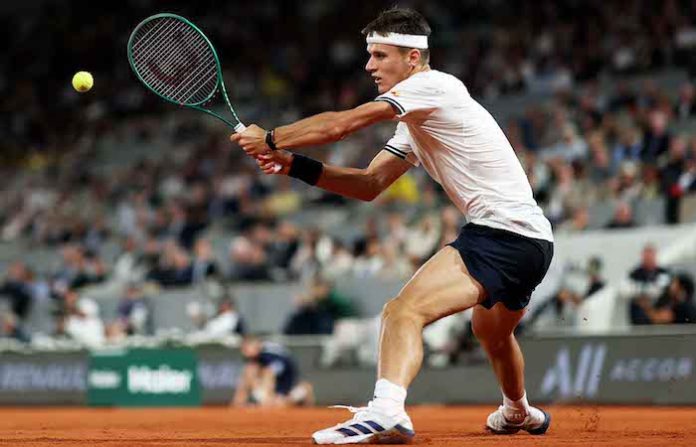 Siete match points después, Mensik asegura su primera SF de Grand Slam