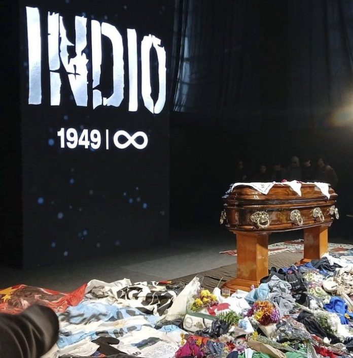 Video: Argentina despide al ‘Indio’ Solari, el mito popular del rock que convirtió sus recitales en peregrinaciones