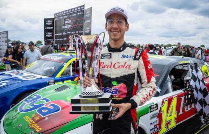 El campeón está de regreso: Alex de Alba se lleva la victoria en el Óvalo Aguascalientes México