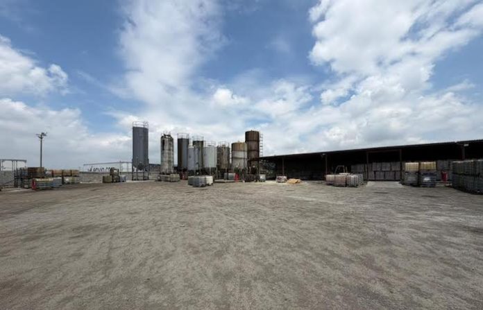 Desmantela FGR centro clandestino de hidrocarburos en Apodaca; aseguran más de 1.2 millones de litros