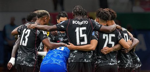 Canadá rompe la muralla sudafricana en el último suspiro y avanza a los octavos de final