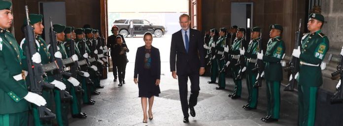 Claudia Sheinbaum recibe al rey Felipe VI en Palacio Nacional; visita marca nuevo capítulo entre México y España