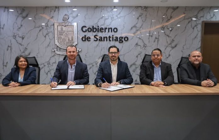 Santiago firma convenio con la UANL para profesionalizar a servidores públicos con posgrados y certificaciones