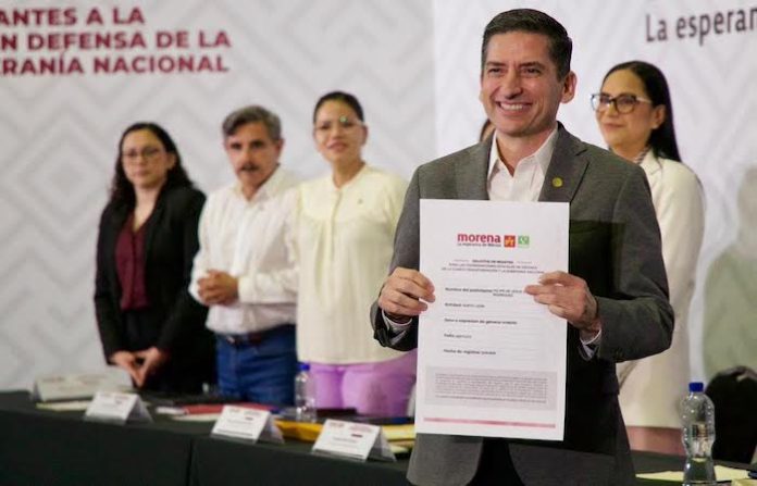 Felipe de Jesús Cantú formaliza su registro en Morena; asegura que la 4T tiene condiciones para ganar Nuevo León en 2027