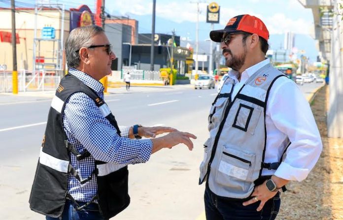 Supervisa Héctor García obras de pavimentación en principales avenidas